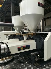 Καθαρίστε την αυτόματη μηχανή σχηματοποίησης εγχύσεων δύο χρώματος 180 τόνοι με ISO9001 επικυρωμένο