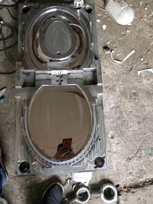 Αυτόματη μηχανή σχηματοποίησης εγχύσεων φορμών καπακιών τουαλετών με τον κρύο/καυτό δρομέα