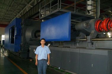 Πλαστική μηχανή κατασκευής μηχανών σχηματοποίησης εγχύσεων 1000 τόνος για το υλικό PVC